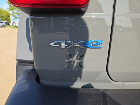 Used 2022 Jeep Wrangler Unlimited Sahara w/ Safety Group image 23