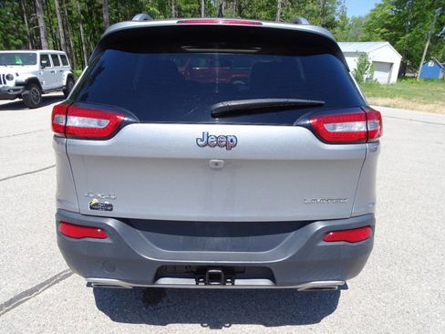 Used 2015 Jeep Cherokee 4WD Limited w/ Luxury Group image 11