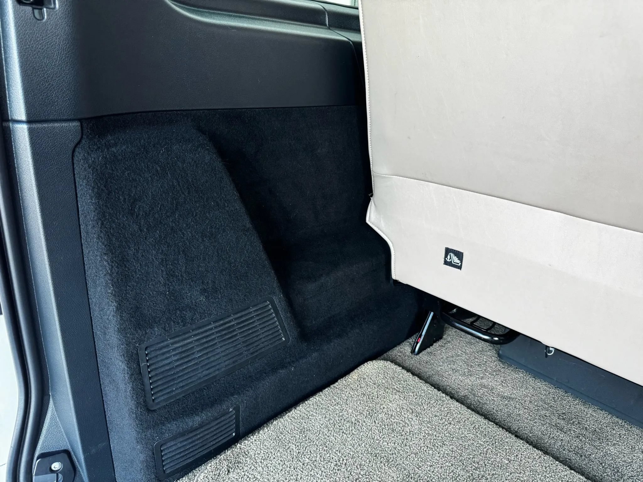 Used 2017 Mercedes-Benz Metris Passenger image 63