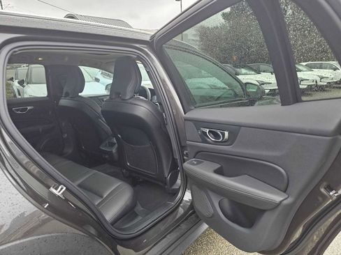 Certified 2025 Volvo V60 B5 Cross Country Plus AWD/4WD image 15