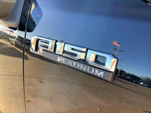 Used 2018 Ford F150 Platinum w/ Equipment Group 701A Luxury image 30