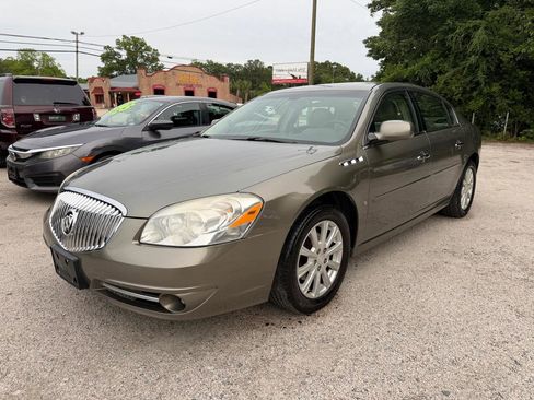 Used 2010 Buick Lucerne CXL FWD image 1