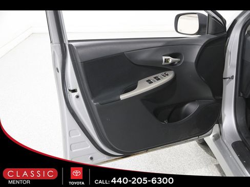 Used 2012 Toyota Corolla S image 4