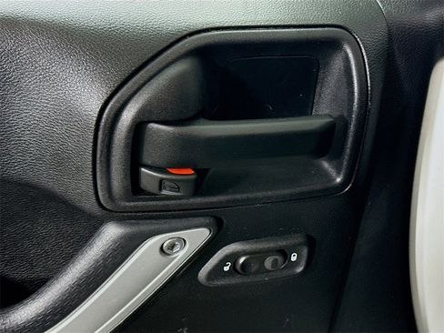 Used 2016 Jeep Wrangler Unlimited Sahara image 19