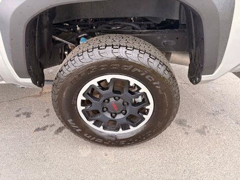 Used 2024 Toyota Tacoma TRD Off-Road AWD/4WD image 29
