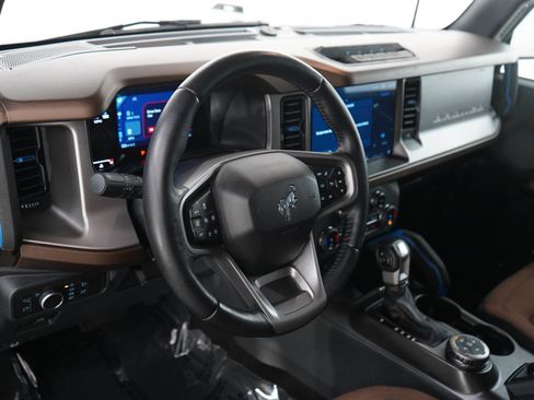 Used 2022 Ford Bronco Outer Banks w/ Sasquatch Package AWD/4WD image 19