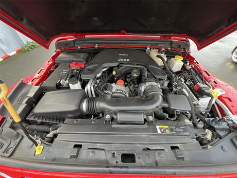 Used 2020 Jeep Gladiator Overland w/ Uconnect 4C Nav & Sound Group image 26