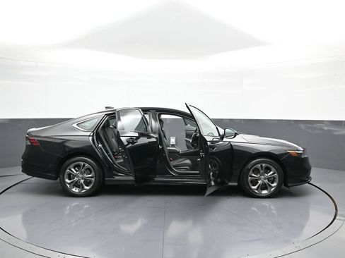 Used 2023 Honda Accord EX-L image 41