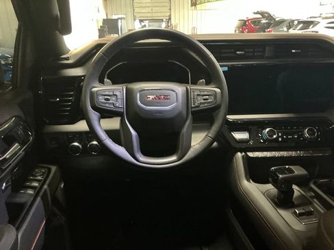 Used 2024 GMC Sierra 1500 AT4 w/ Technology Package AWD/4WD image 17