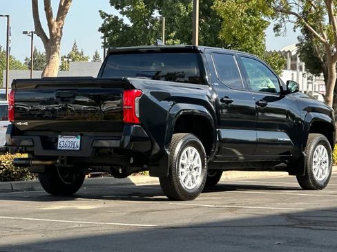 Used 2026 Toyota Tacoma SR5 AWD/4WD image 2
