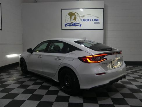Used 2024 Honda Civic Sport image 11
