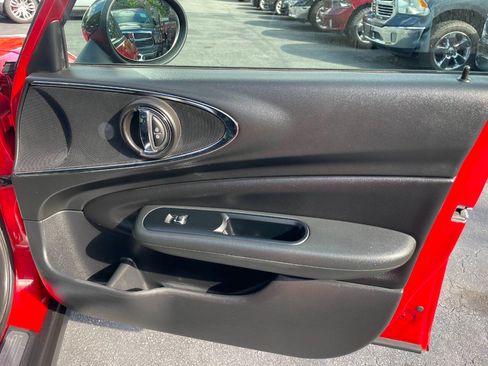 Used 2018 MINI Cooper Clubman FWD image 21
