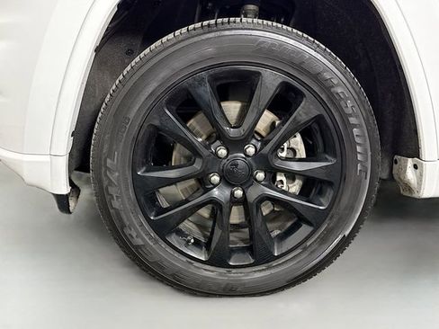 Used 2021 Jeep Grand Cherokee Laredo X image 30