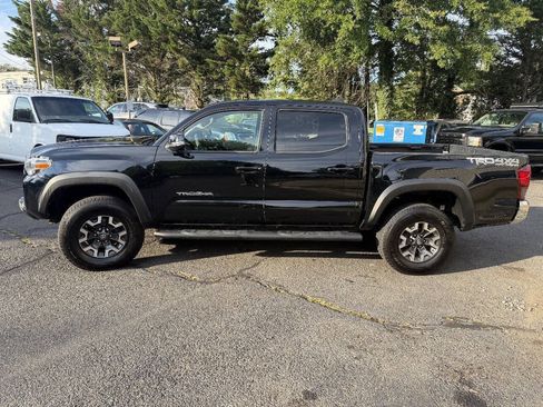 Used 2019 Toyota Tacoma TRD Off-Road AWD/4WD image 4