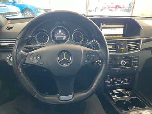 Used 2010 Mercedes-Benz E 350 E 350 Luxury 4MATIC AWD 4dr Se image 31