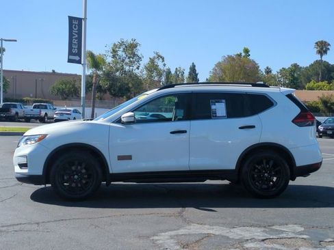Used 2017 Nissan Rogue SV FWD image 6