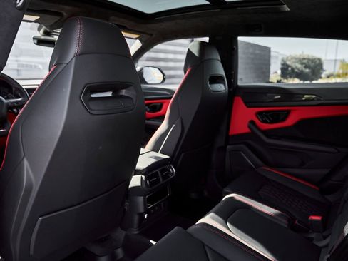 Used 2024 Lamborghini Urus S AWD/4WD image 40