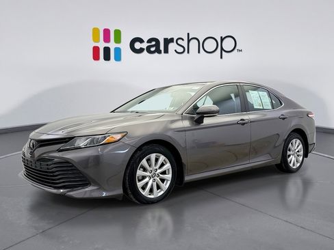 Used 2020 Toyota Camry LE image 1