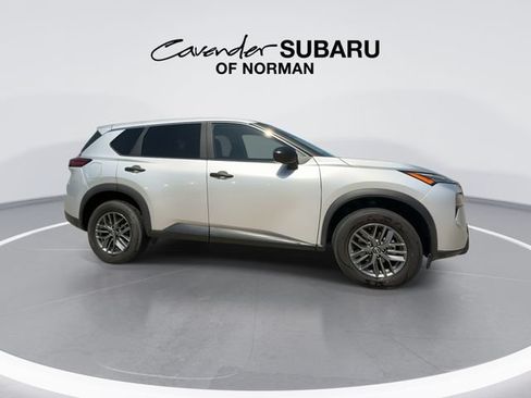 Used 2024 Nissan Rogue S FWD image 9