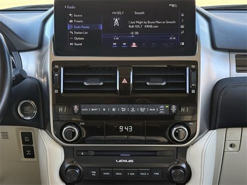 Used 2023 Lexus GX 460 Premium w/ Accessory Package image 17