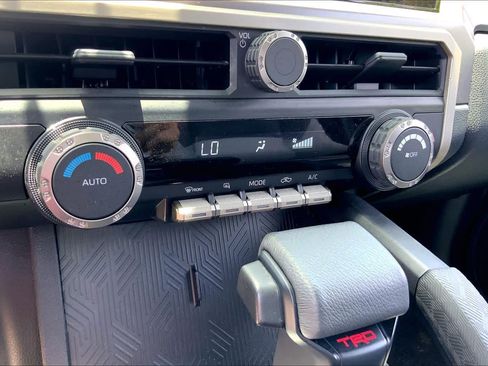 Used 2025 Toyota Tacoma TRD Sport RWD image 32
