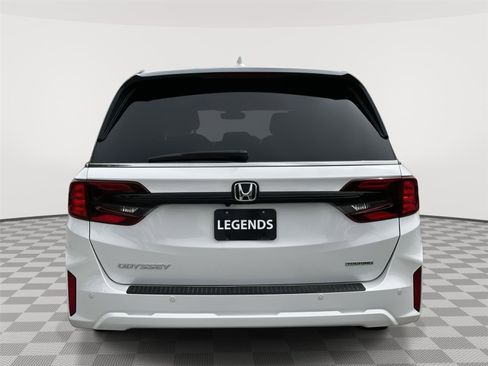 Certified 2026 Honda Odyssey Touring image 4