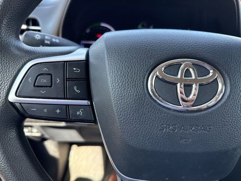 Used 2021 Toyota Sienna LE FWD image 26