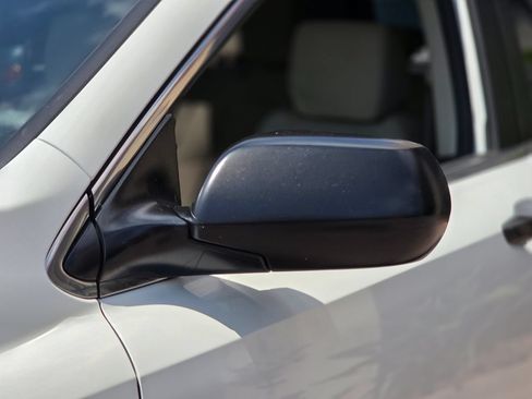 Used 2017 Honda CR-V LX image 8