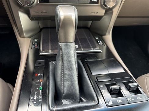 Used 2020 Lexus GX 460 Premium image 19