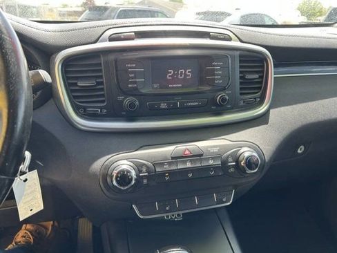 Used 2016 Kia Sorento LX w/ LX Convenience Package FWD image 7