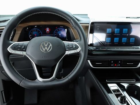 New 2026 Volkswagen Atlas SE FWD image 20