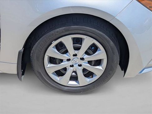 Certified 2025 Toyota Corolla LE FWD image 22