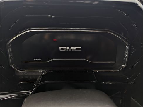 Used 2025 GMC Sierra 1500 Elevation w/ Elevation Premium Package AWD/4WD image 2