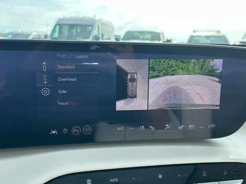 Used 2025 Buick Enclave Avenir w/ Super Cruise Package AWD/4WD image 34