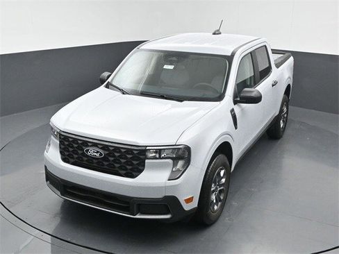 New 2025 Ford Maverick XLT image 35