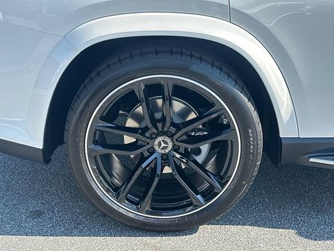 New 2026 Mercedes-Benz GLS 580 4MATIC image 19