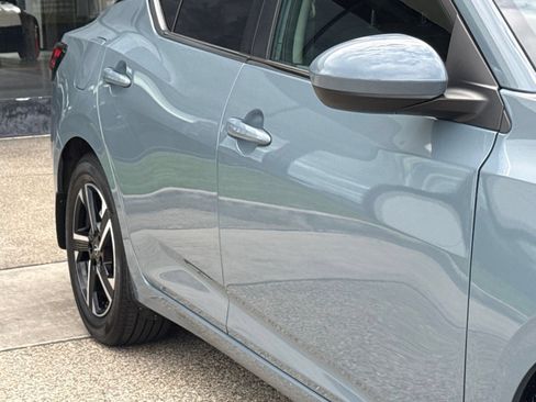 Used 2025 Nissan Sentra SV FWD image 9