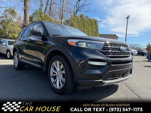 Used 2020 Ford Explorer XLT w/ Equipment Group 202A AWD/4WD image 3