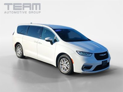 Used 2023 Chrysler Pacifica Touring-L