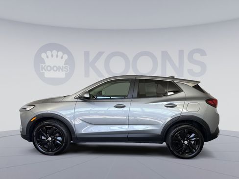 Used 2024 Buick Encore GX Preferred FWD image 2