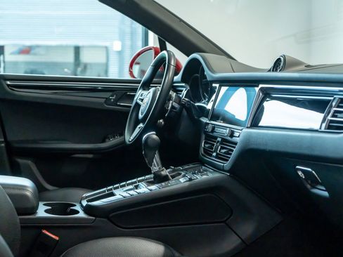 Certified 2021 Porsche Macan GTS AWD/4WD image 30