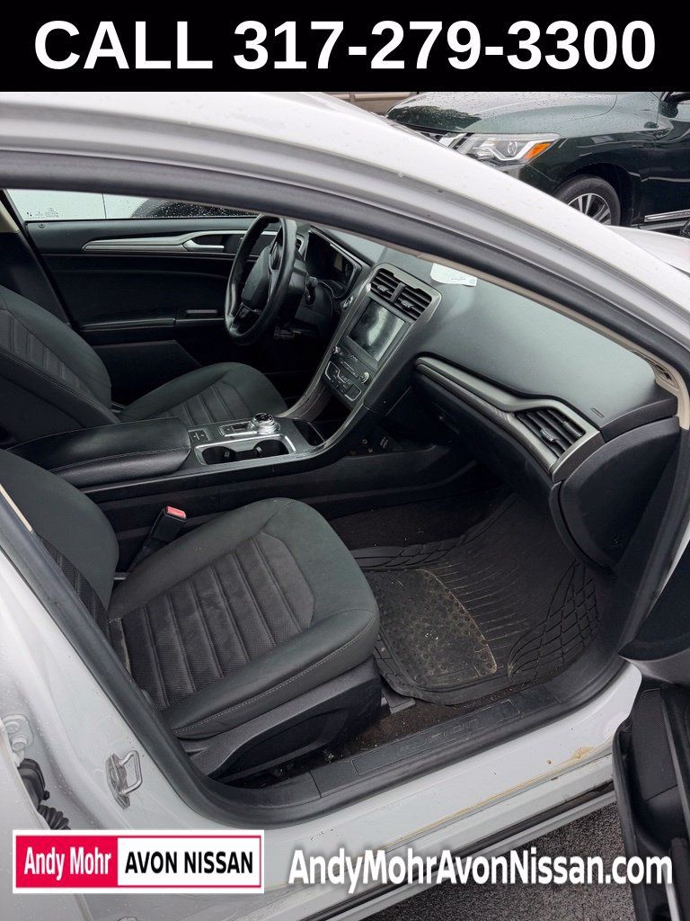 Used 2020 Ford Fusion SE FWD image 8