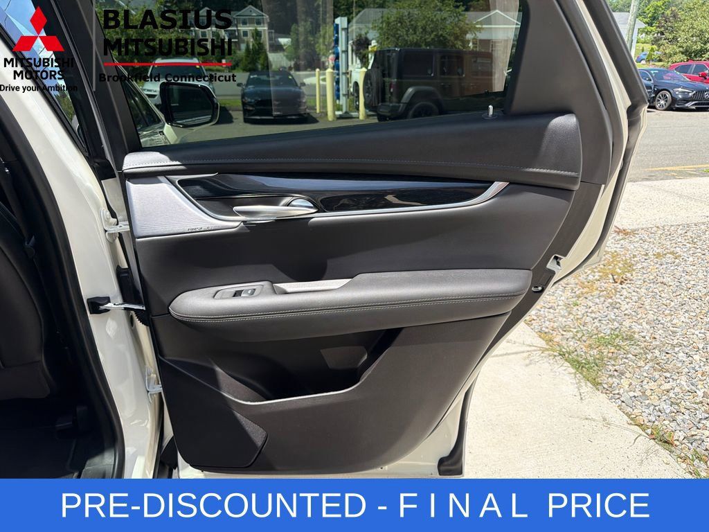 Used 2025 Cadillac XT5 Premium Luxury AWD/4WD image 44