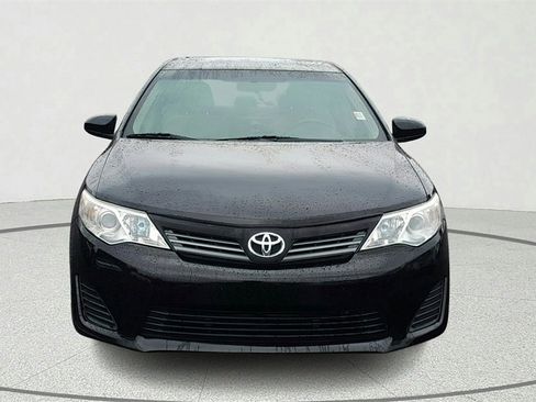 Used 2014 Toyota Camry LE image 2