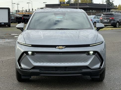 New 2026 Chevrolet Equinox EV LT image 8
