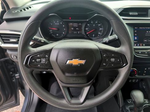 Used 2022 Chevrolet TrailBlazer LT FWD image 18
