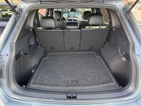Used 2021 Volkswagen Tiguan SE R-Line image 10