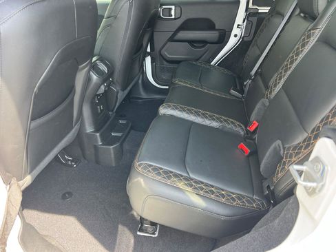 Used 2022 Jeep Wrangler Unlimited Sahara image 21