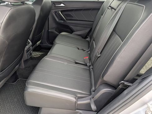 Used 2023 Volkswagen Tiguan SE R-Line FWD image 13