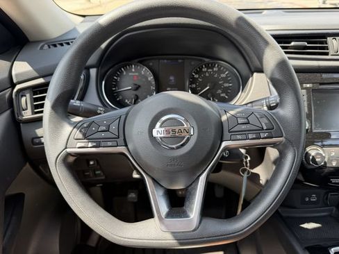 Used 2020 Nissan Rogue S FWD image 15